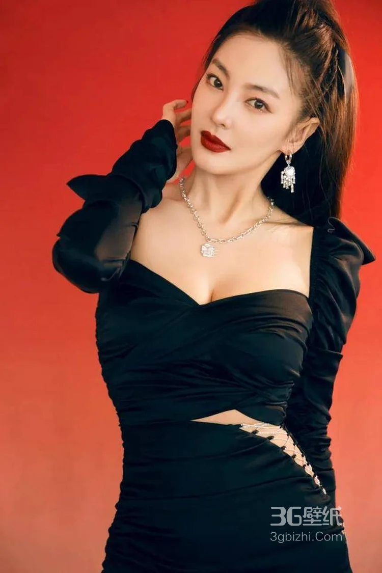前前后后都有爱心，精选性感美胸美女赵小米黑衣短裤写真图片 第6张 - 性感美女写真